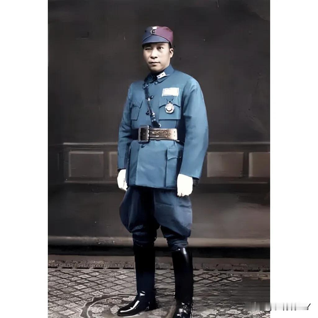 1935年，抗日爱国将领杨虎城将军的戎装老照片