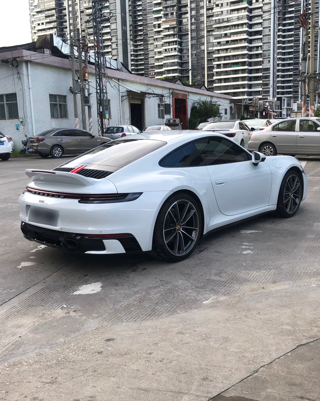 最适配992的尾翼-SC鸭尾。
