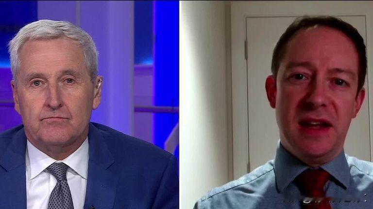 “是什么能阻挡俄罗斯人？”泽连斯基回应美国对乌克兰的新和平提案
弗拉基米尔·泽连