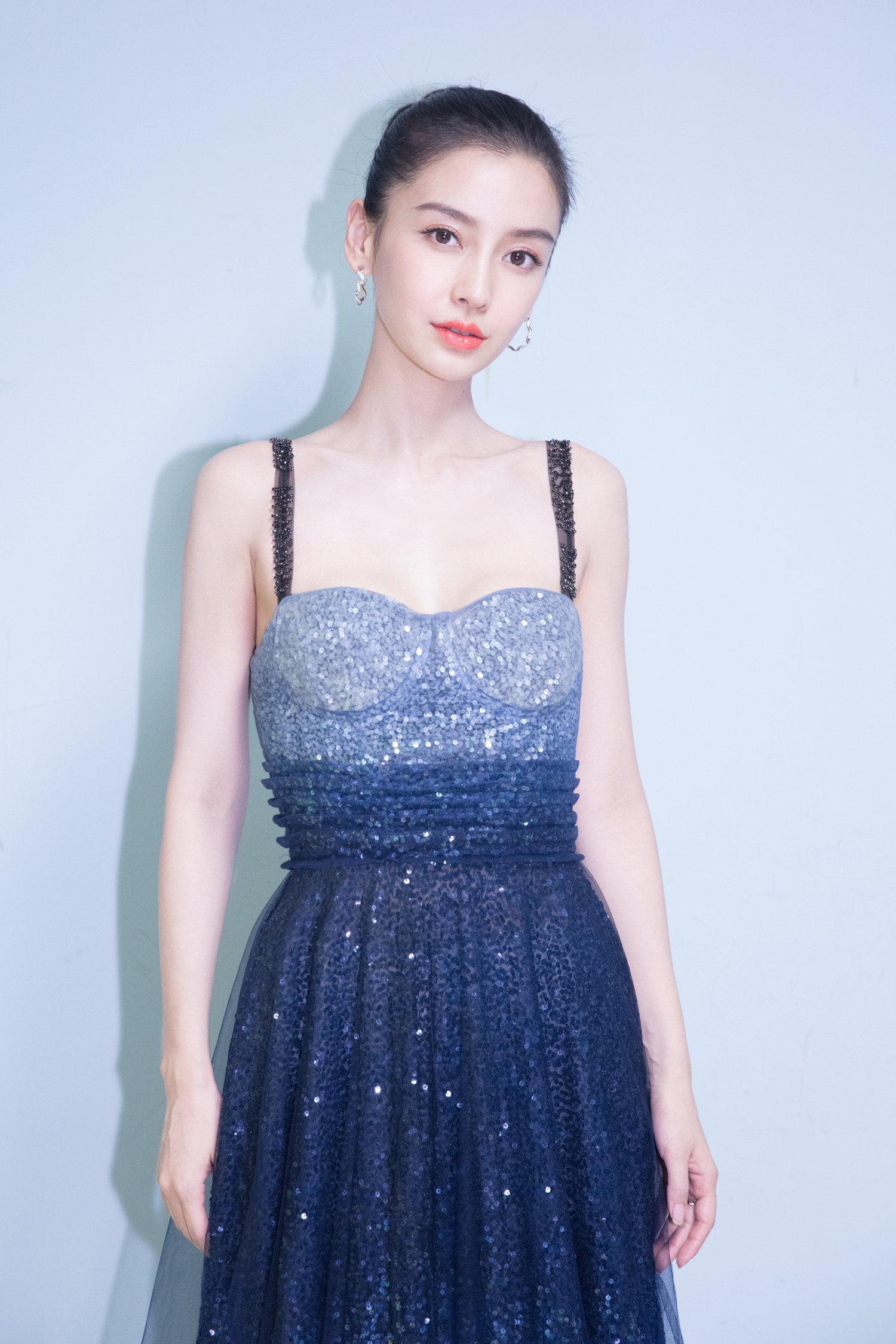 Angelababy十年前的迪奥秀场 论这套迪奥星空裙的出圈程度[奶牛猫] ​​