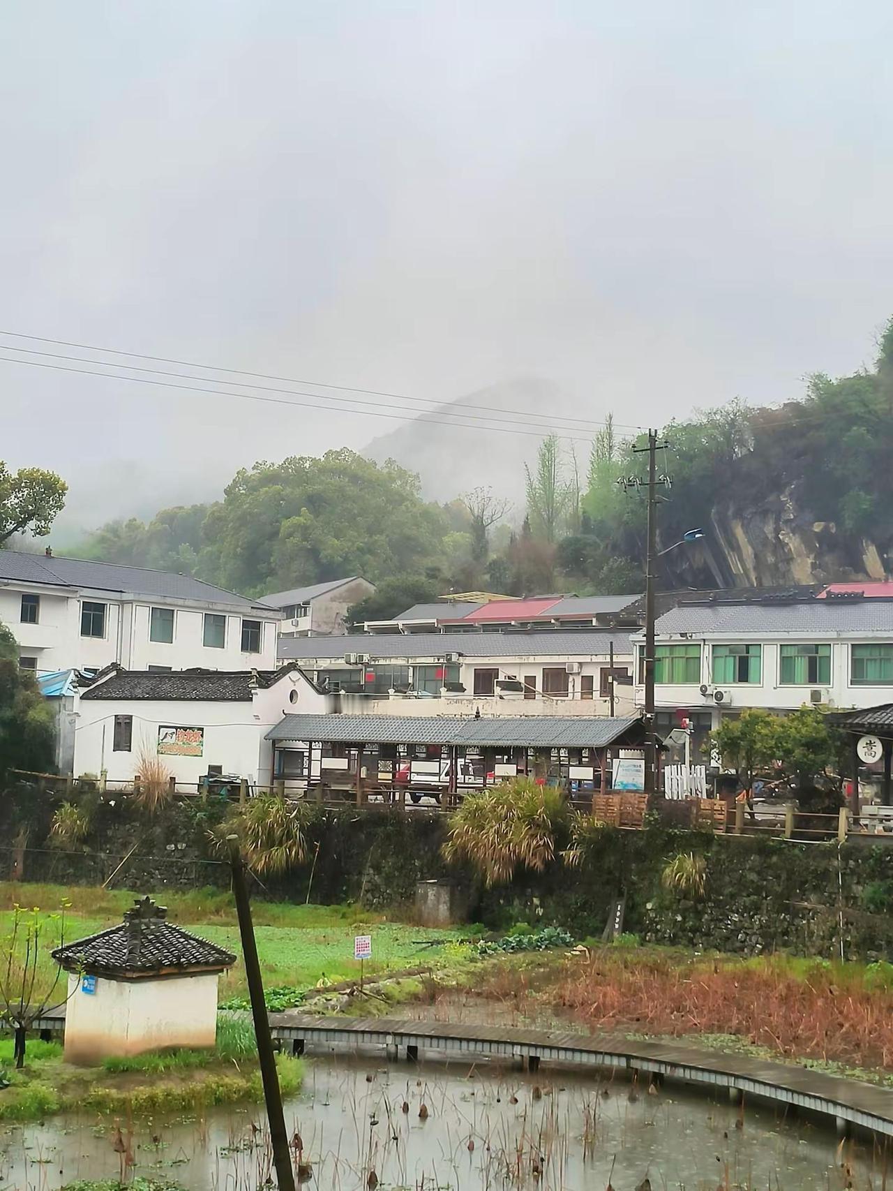 浦江的嵩溪古镇，现在能有这样纯粹的古村落真的很难得了，绝大多数都已经商业化或者深