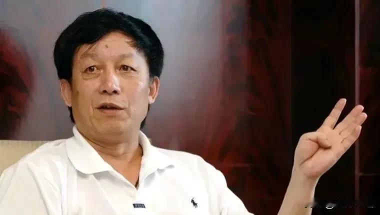 易中天说移民出去的都是财富精英和知识精英，他们带走了财富和知识，留下来的只有贫穷