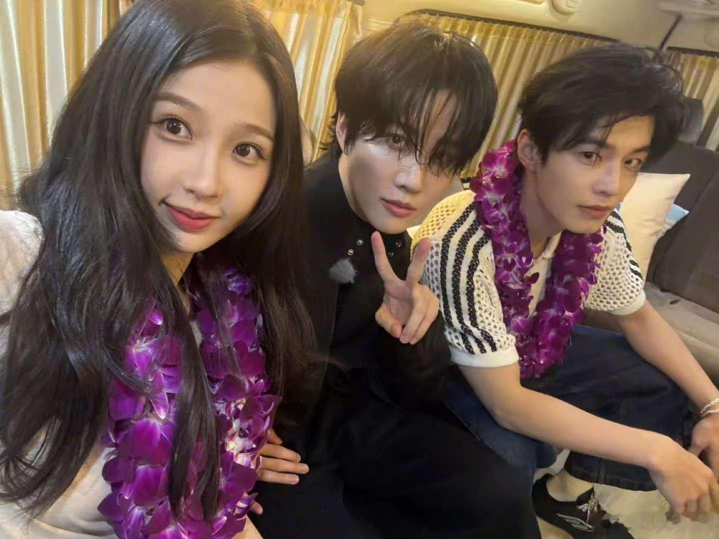 虞书欣物料王者虞书欣晒和何与mike合照虞书欣晒和何与mike合照，物料王者， 