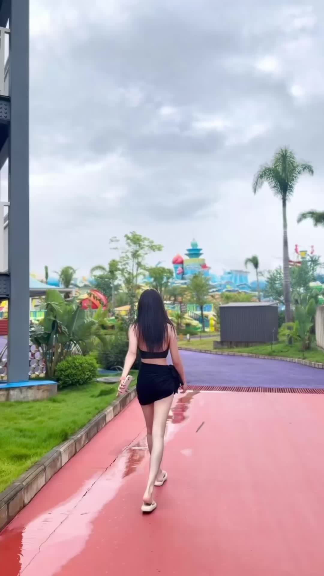 去玩水啦