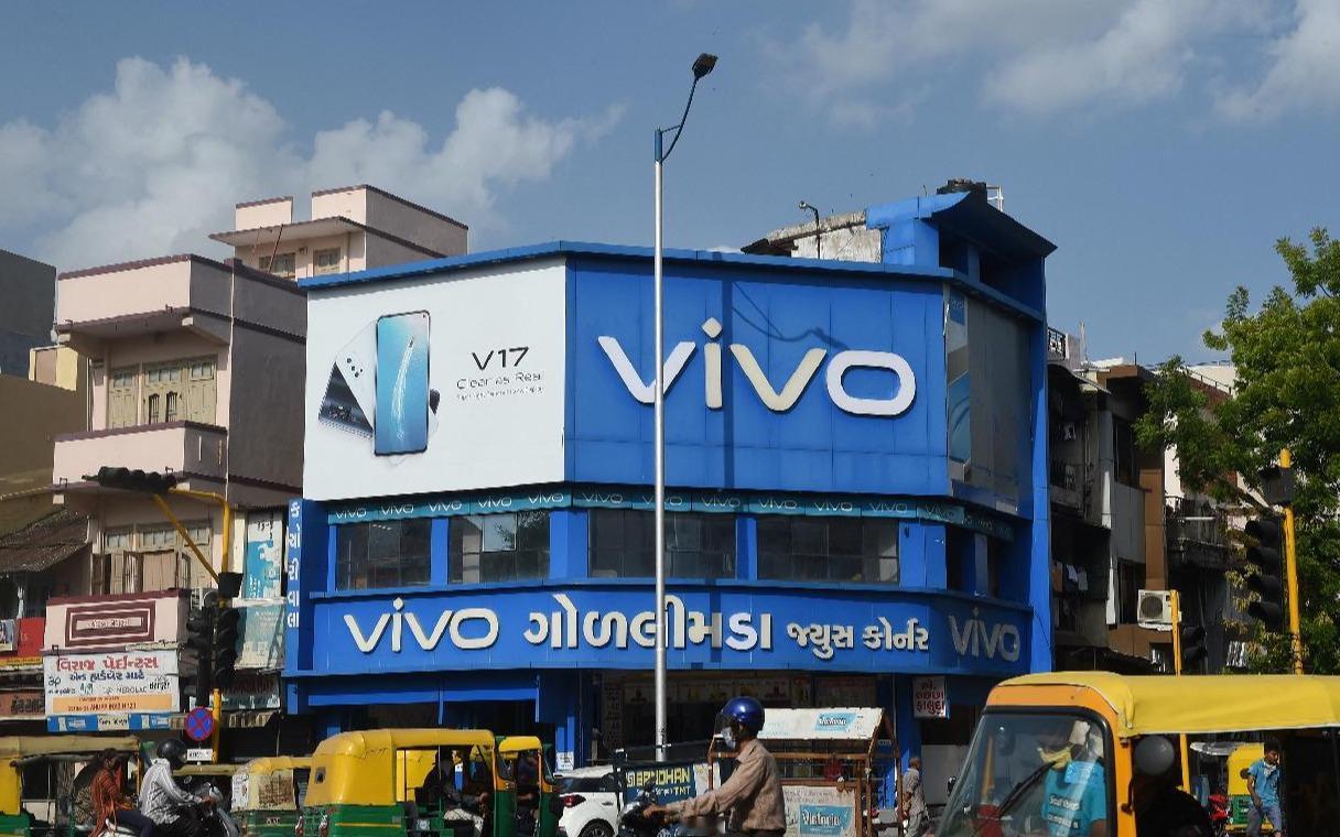 中国人去印度投资做生意，真的要做好赔钱赚吆喝的心理准备。

这不，前脚印度方面才