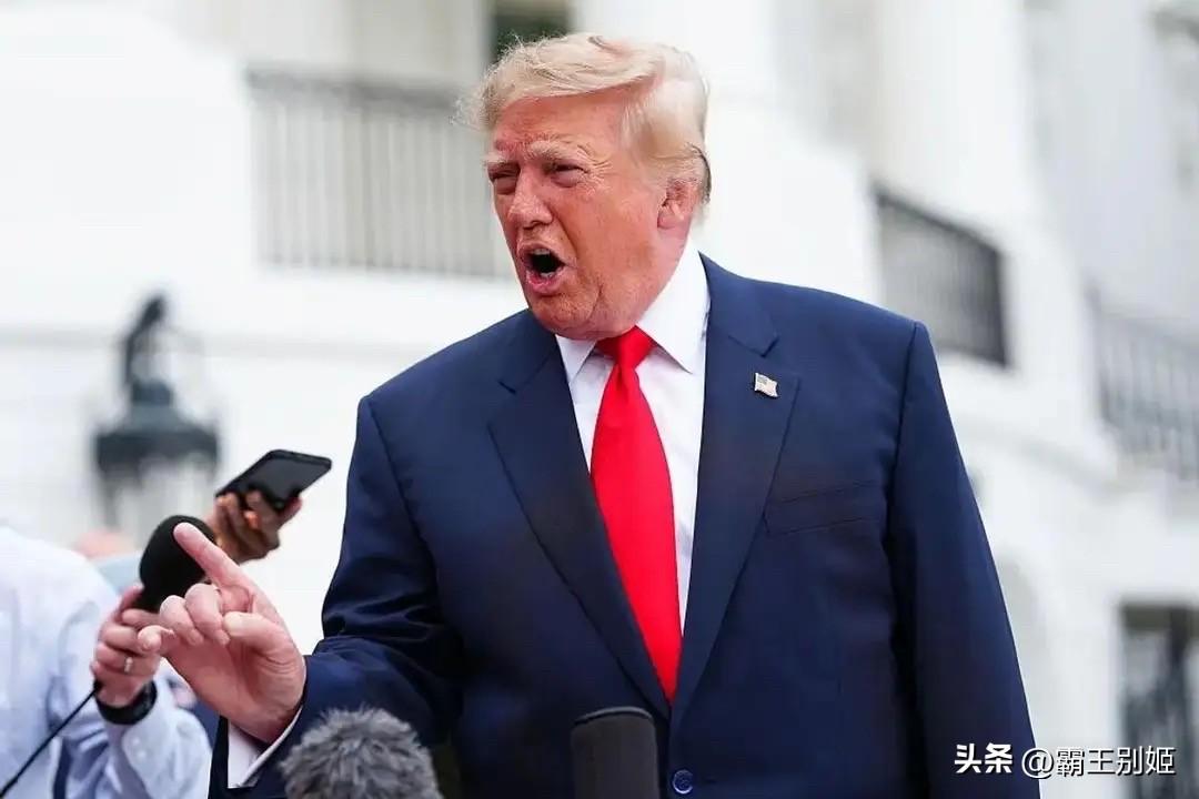 “他最好赶紧停手”——特朗普抨击泽连斯基袭击俄罗斯炼油厂，称乌克兰应换“新总统”