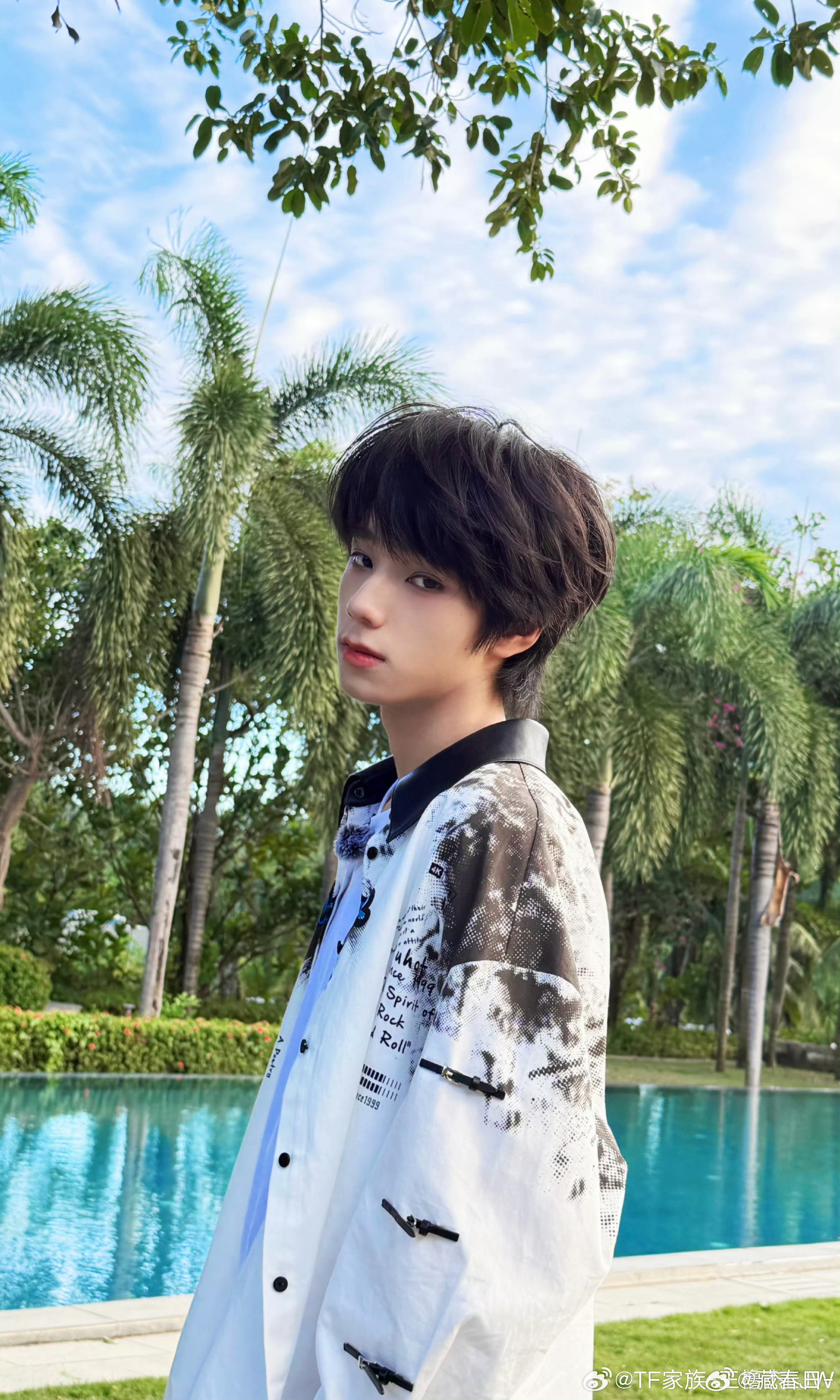 王橹杰之前的存货王橹杰泳池随拍 王橹杰发博了！这是一期之前的存货