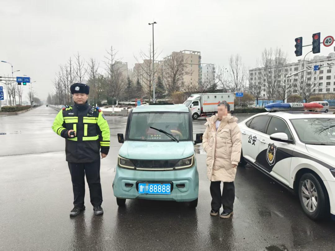 鲁*·88888，被查！

12月13日11时许，山东临沂北城新区大队六中队民警