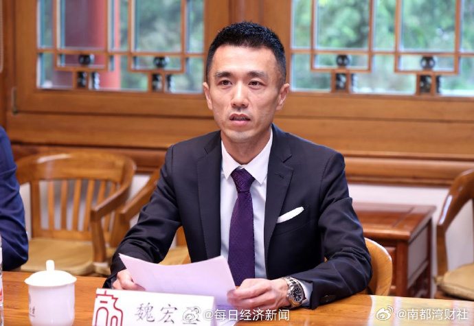 #康师傅创始人三儿子将任CEO#【康师傅创始人三儿子将担任CEO，今年43岁，有