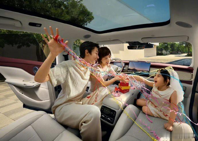 探索未知，驭见未来。奥迪E5 Sportback，电动豪华新篇章的先锋，以卓越性