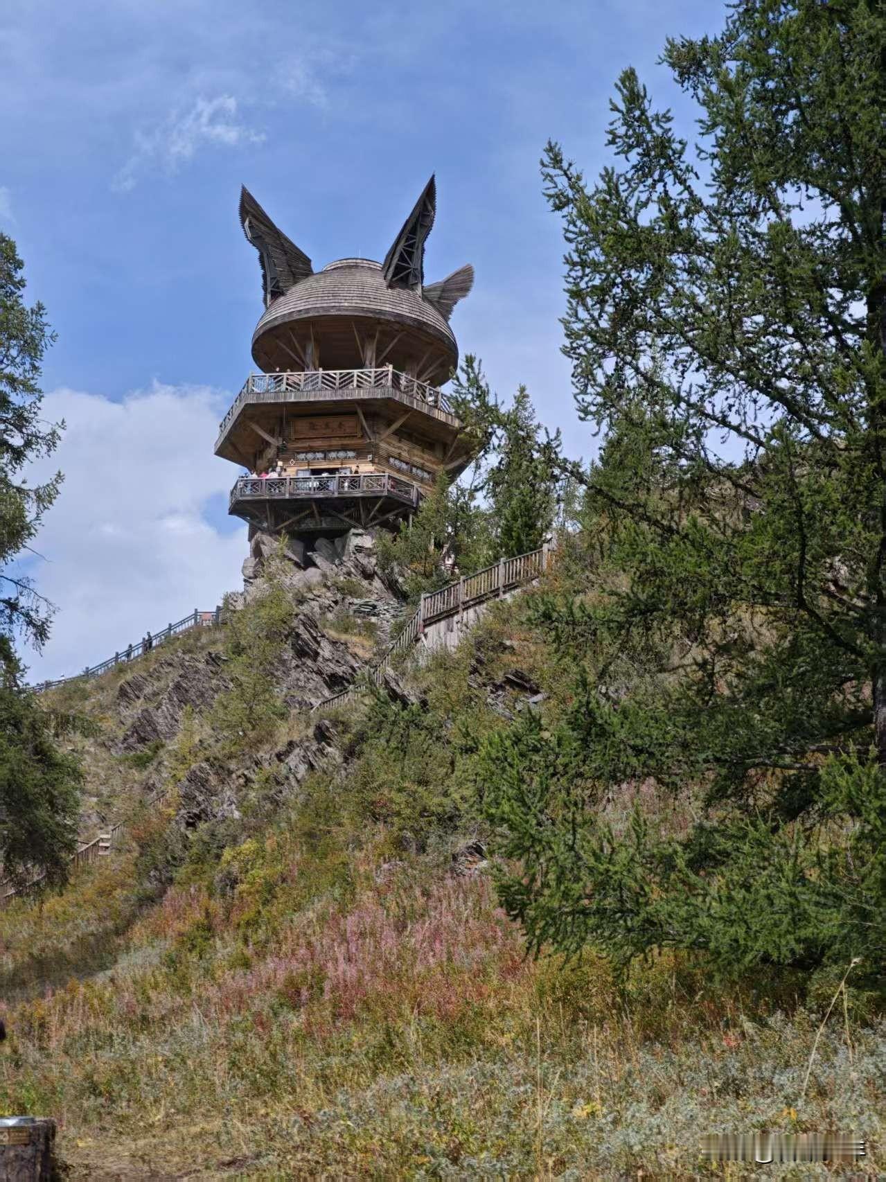 登上喀纳斯湖观鱼台：累，就不会留遗憾——
 
我最初对喀纳斯的向往，源于广为流传