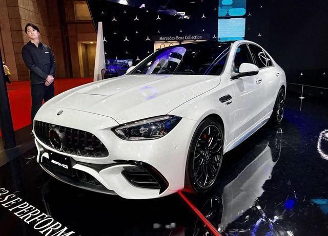 #汽场全开# 【AMG C63 S东京车展实拍，燃爆全场！】奔驰在东京车展上展出
