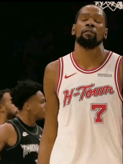 今天火箭和森林狼，这场比赛没看的建议从第四节最后几分钟开始享受，这比赛十年之内没