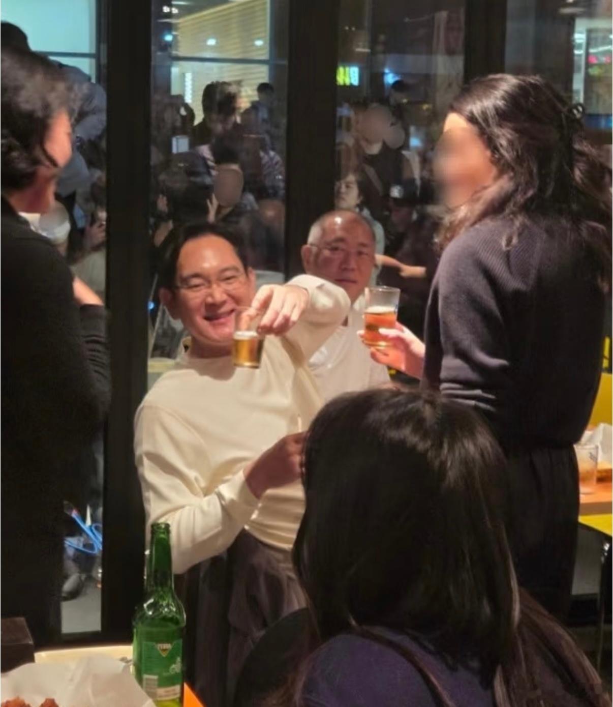 韩媒报道，三星电子已经启动第三季度通用DRAM产品的均价谈判三星电子计划把当前服