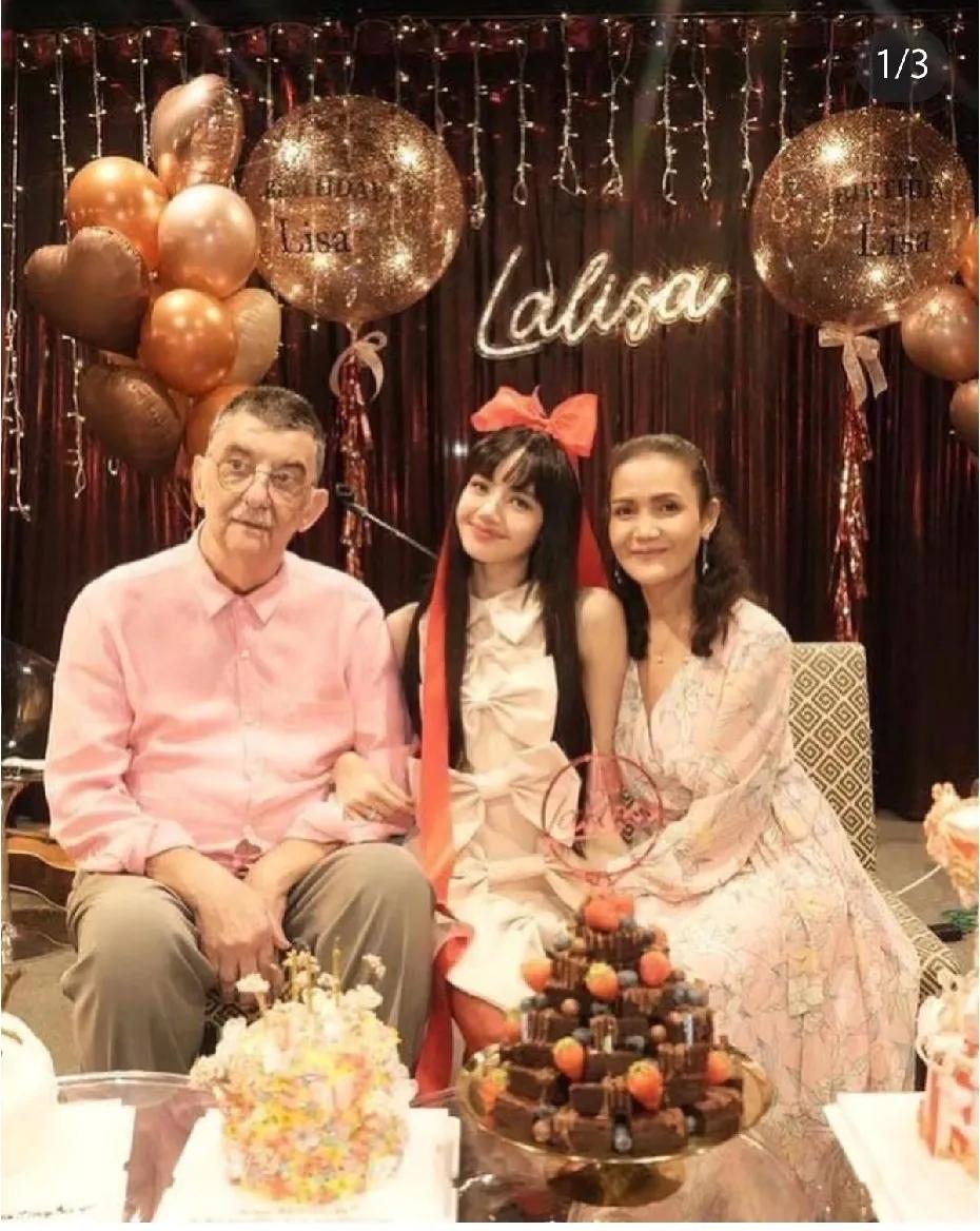 Lisa本人可能真的一点都不喜欢甜美的风格。甜美在欧美真的很难走的，她一个泰国人