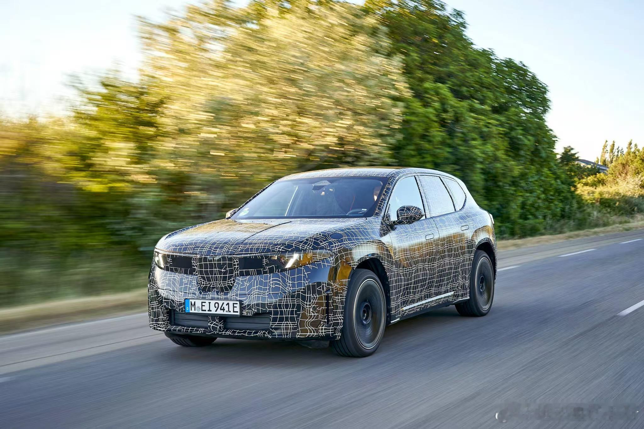首款新世代车型 BMW iX3 试装车完成全球首试，这是一款具有革新性的车，从配