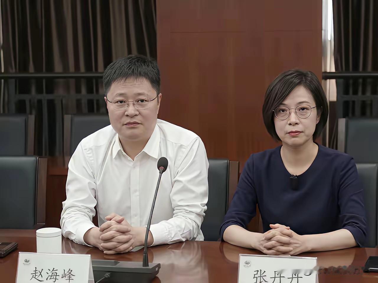 一对活宝，北大双子星，你还别说，他俩挺有夫妻相的[捂脸]