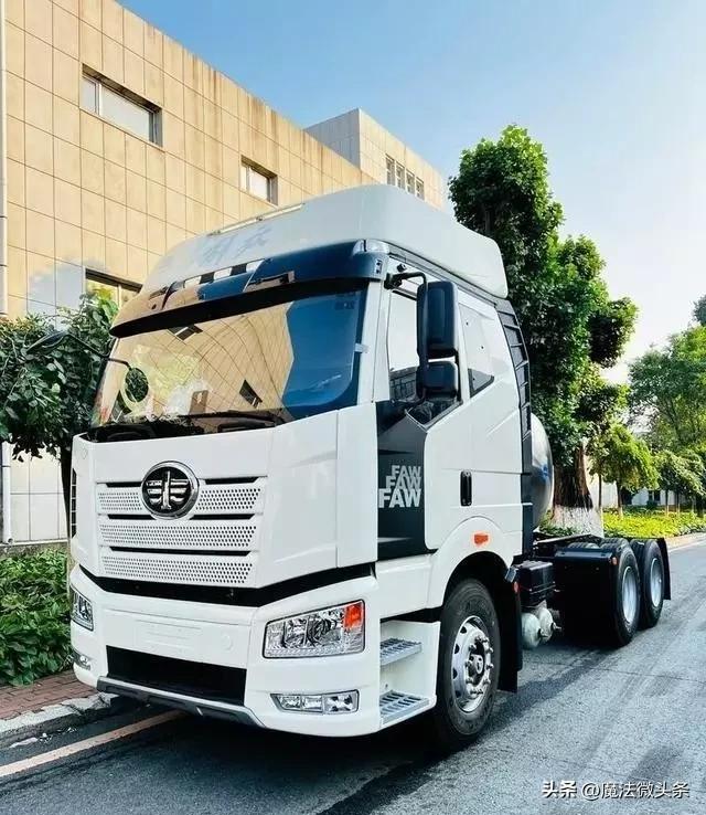 原以为，纯电车取代燃油是时间问题，没想到中国半路杀出程咬金。原以为纯电车取代燃油