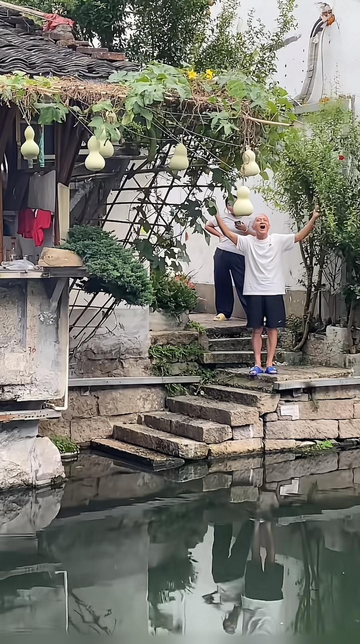 绍兴的葫芦爷爷等着我，过两天我就去看您，为什么我一个无业游民还要选择十一黄金周期