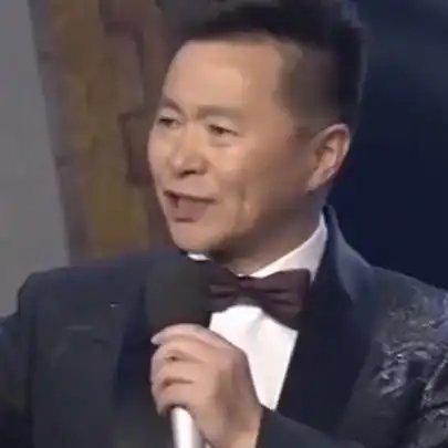 《王宏伟演唱《智取威虎山》选段，一开口观众叫好声不断，观众听得头皮发麻》播放量：