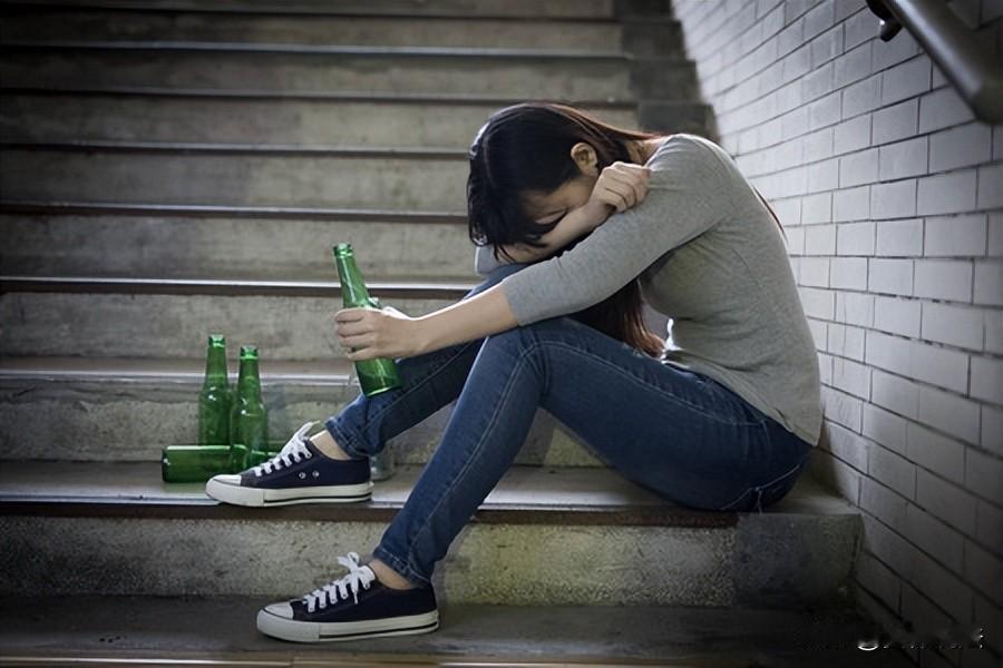上海，女子醉酒后，转给男友7.3万元让男友还债，而后开始数落男友的情史，结果越说