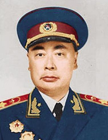 1936年，联络员陈宏叛变，敌人利用陈宏，诱骗陈毅下山，陈毅不知情。下山时，陈毅
