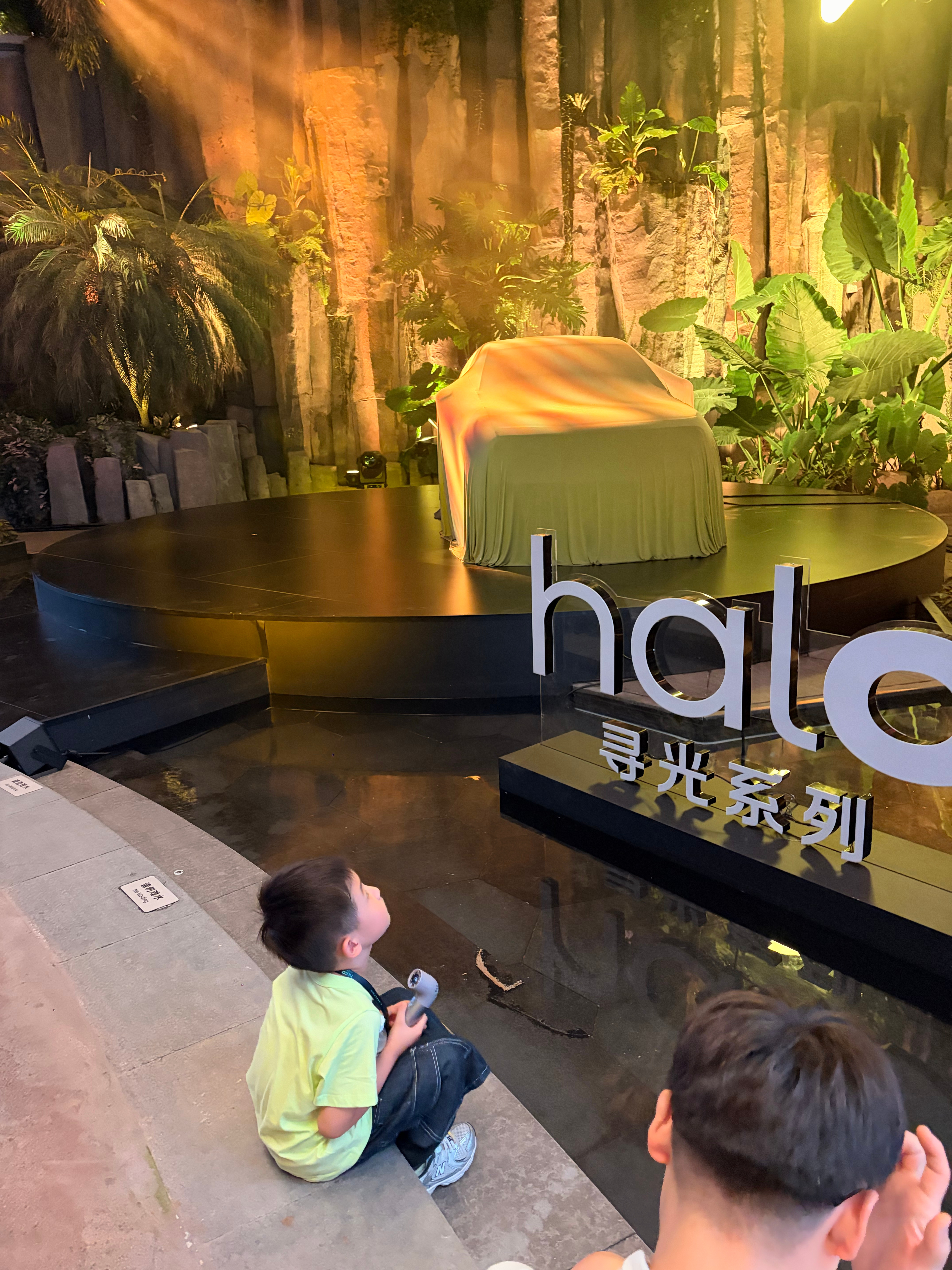 带小朋友打卡halo发布会firefly萤火虫 上海·上海温室花园