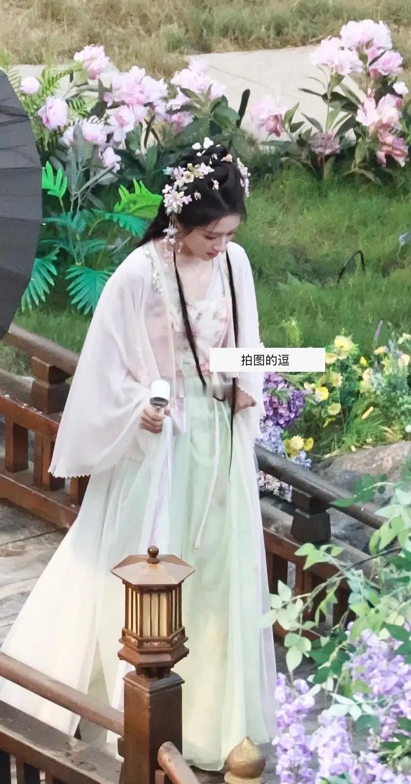 李兰迪千夜奇谭妆造如何？ 