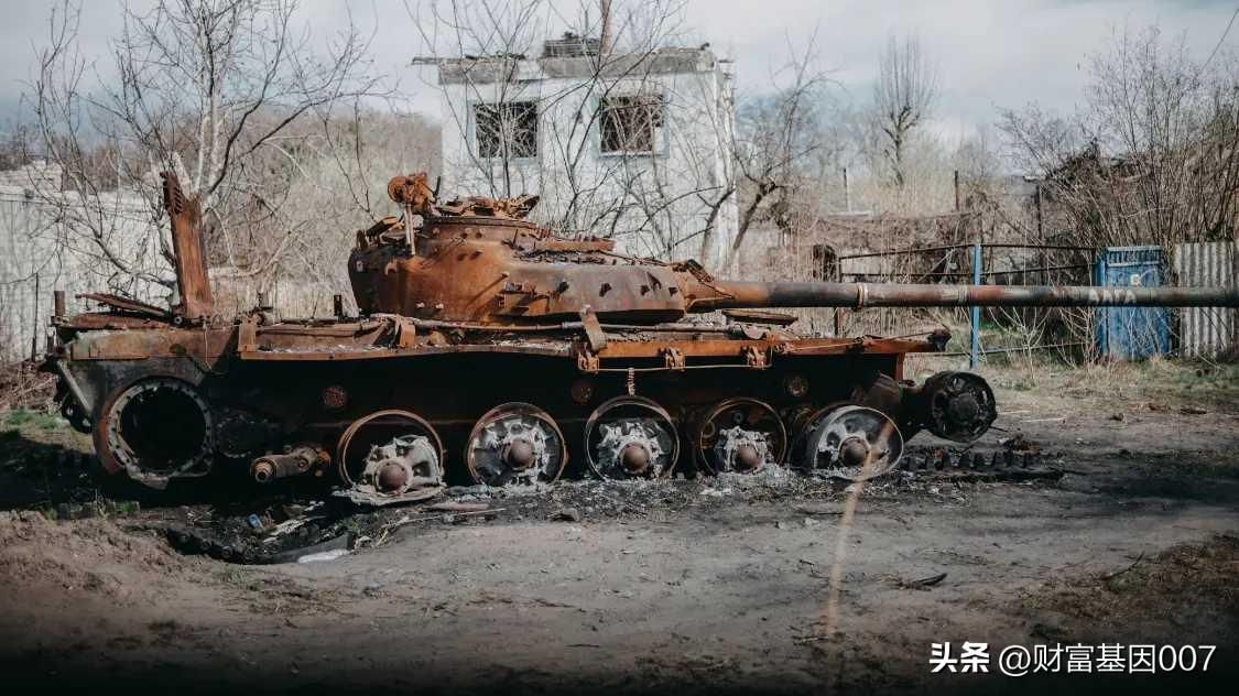 《从"春季攻势"到"春季溃败"：俄军四路强攻红军城，F-16三波轰炸打回原型》