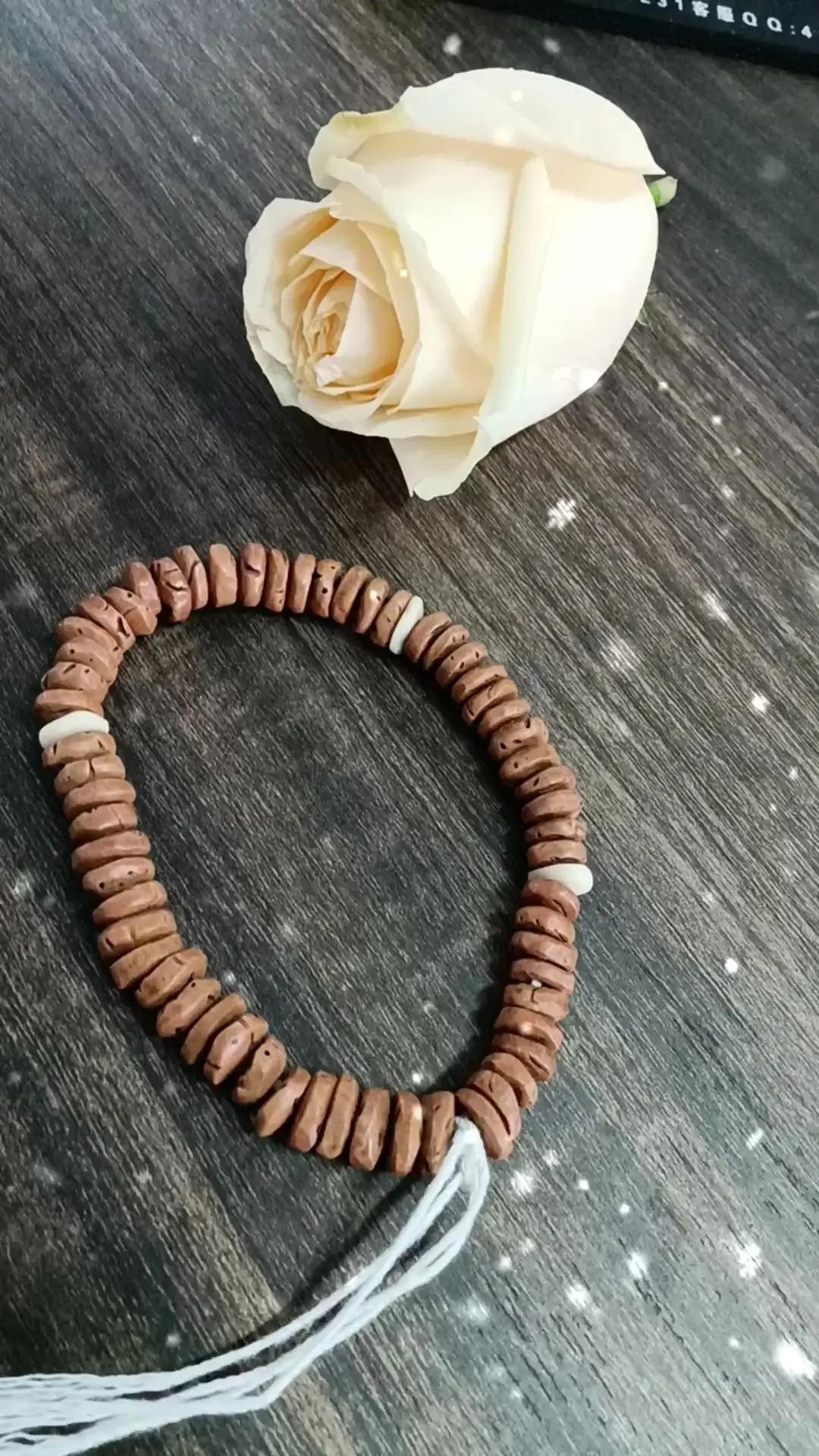 文玩爱好者 文玩手串 手工打造 桃核雕刻 纯手工打造