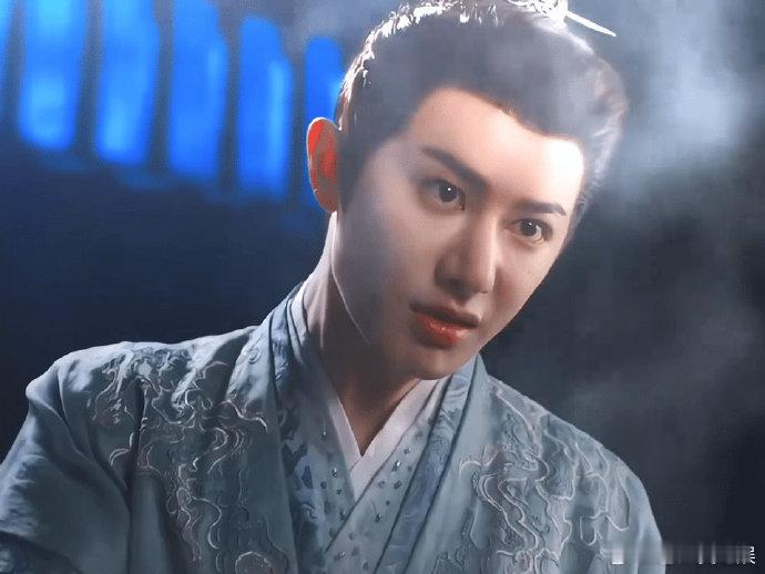 王佑硕演技好到面相都变了 王佑硕《书卷一梦》太亮眼！气质大变，情感戏细腻，纠结与