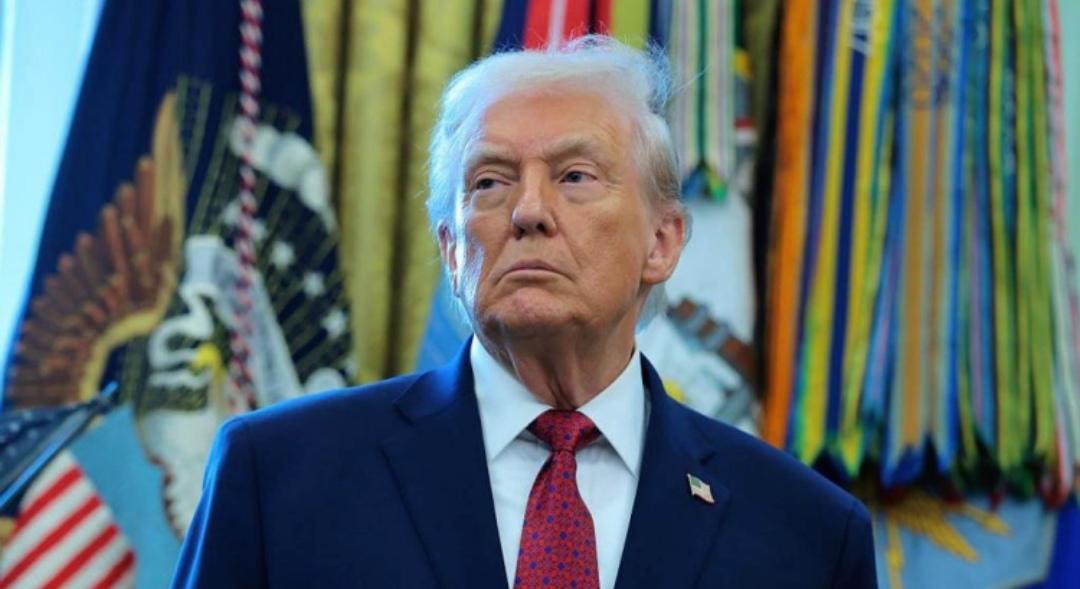 螳螂挡车！马杜罗太不经打了，已被美国人抓获并遣送出境。前脚马杜罗激情澎湃地演讲并