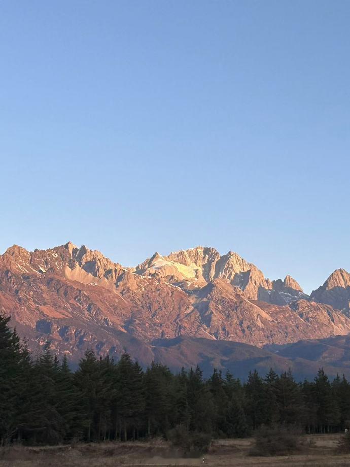 #现在的昆明可太适合捡秋了##爱上昆明旅行的N个瞬间#  昆明的秋天，充满了活力