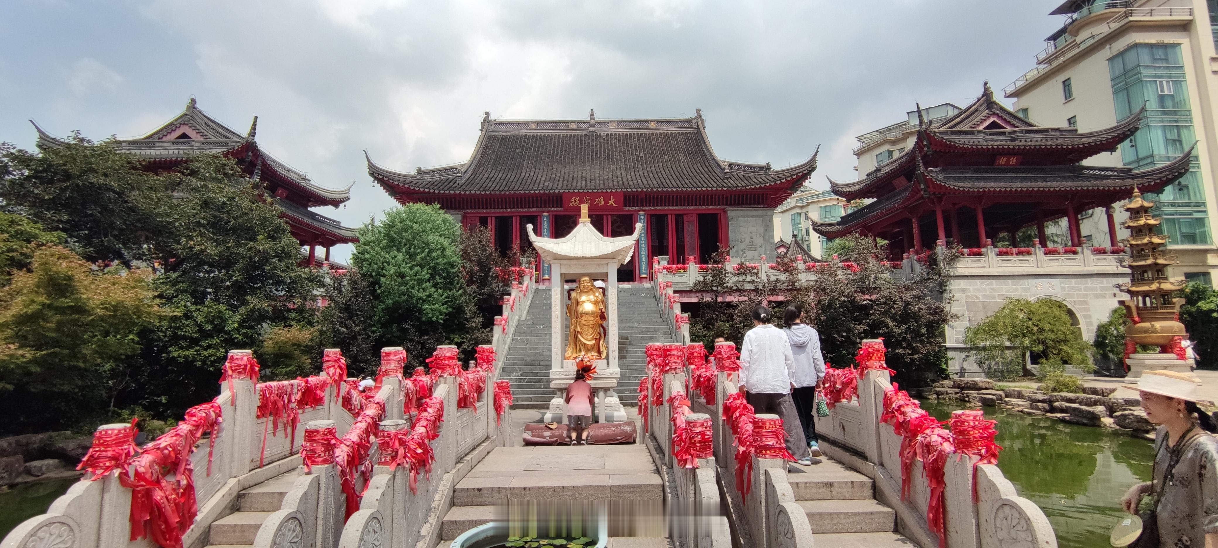 南京毗卢寺。除了图7童子头像，大多是我欣赏不了的新东西。#南京##毗卢寺##南京
