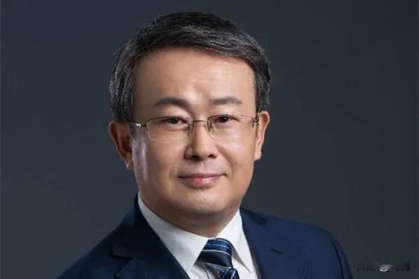 项立刚又要得罪一批圈内人！他直言电影界活跃着一批高考不足300分的从业者，缺乏系