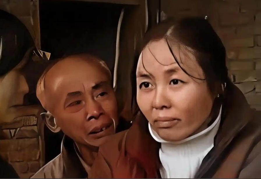 1995年，20岁的女大学生被人贩子120元卖给38岁老光棍，被关押17年，每天