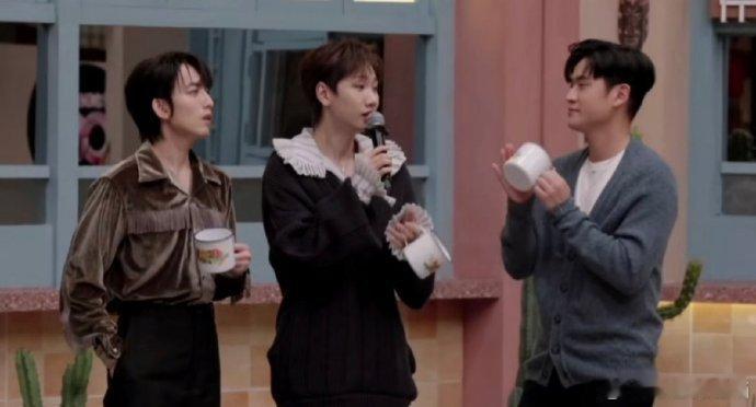 汪苏泷忘词时的小慌张也太真实了，瞬间拉近距离。他对音乐的敬畏和用心从来都看得见，