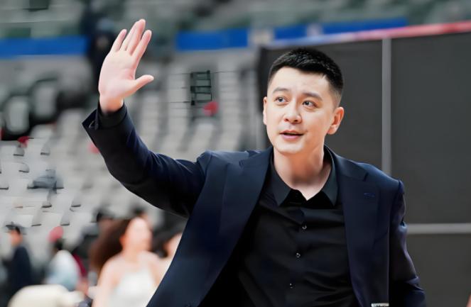 杨鸣就算战绩拉胯主动请辞，也必是好聚好散，原因很简单！

这事根本不用瞎猜，也不