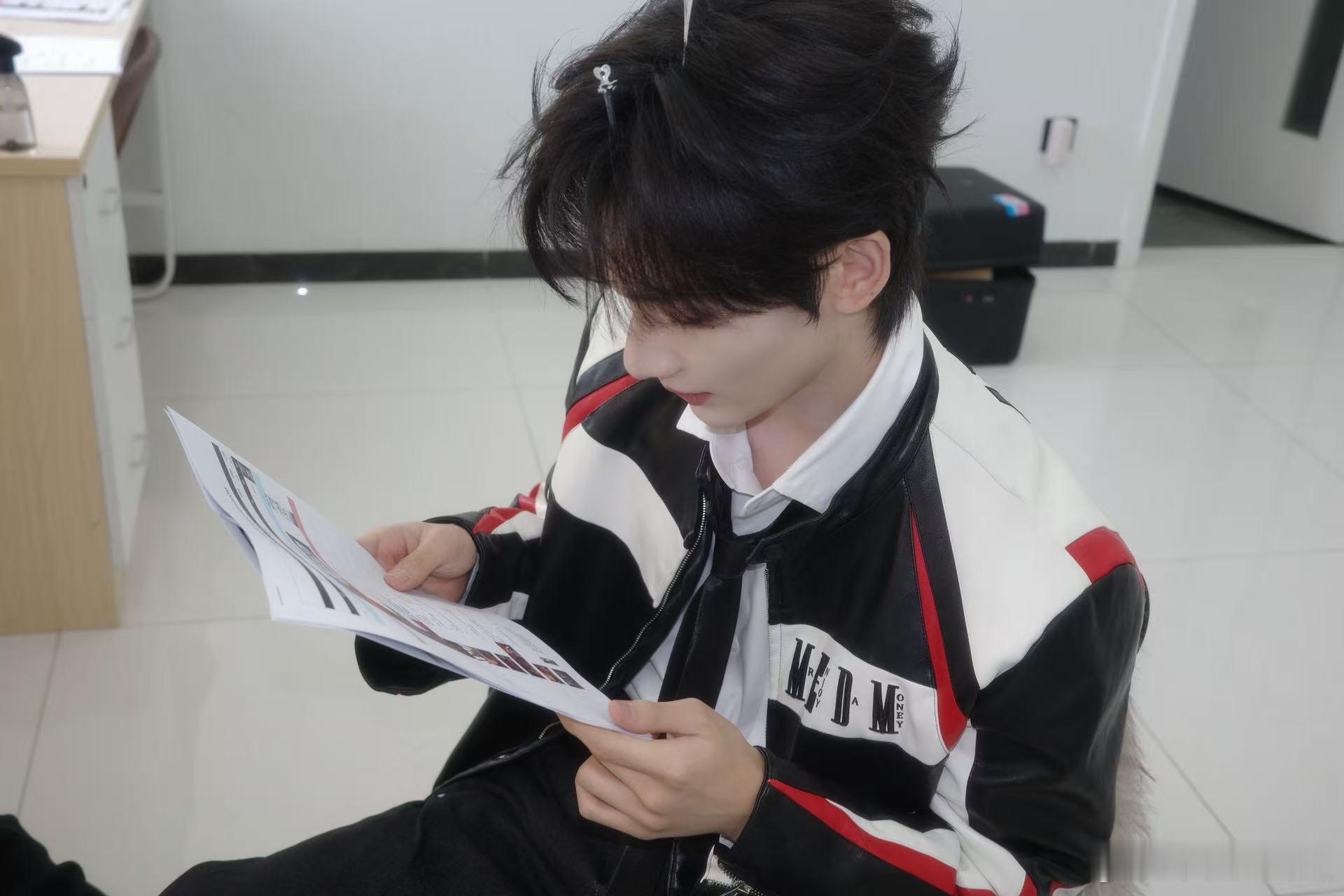 余宇涵内娱电竞系余宇涵热血电竞文男主有脸了 内娱电竞系氛围感被余宇涵稳稳拿捏，气