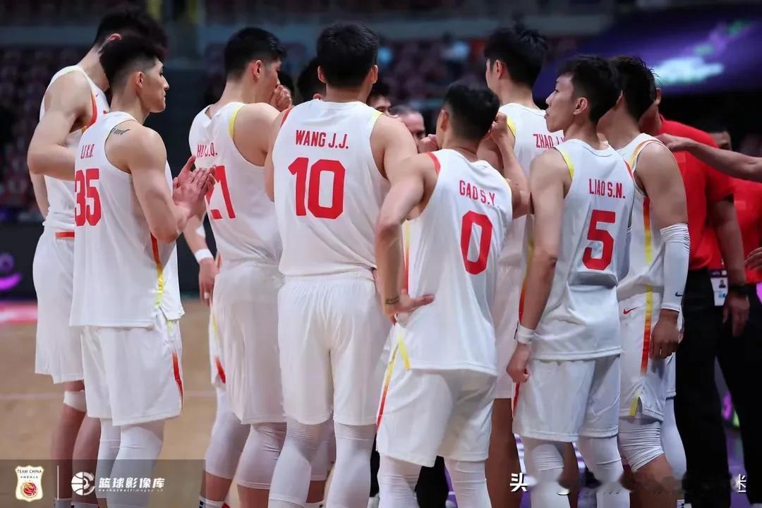 中国男篮现在才是真正考验的时刻，小组第一不是问题，八强遇到强敌才能检验他们的实力