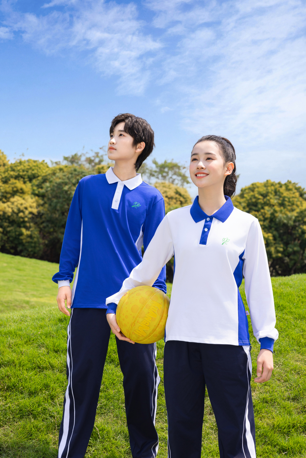 深圳校服为什么引发网友共鸣 网友追捧深圳校服，不只是因为便宜好看，更是戳中全国校