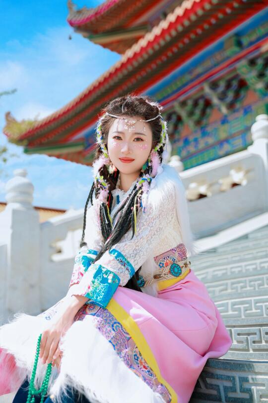 大家帮我看看花100多拍到的写真怎么样