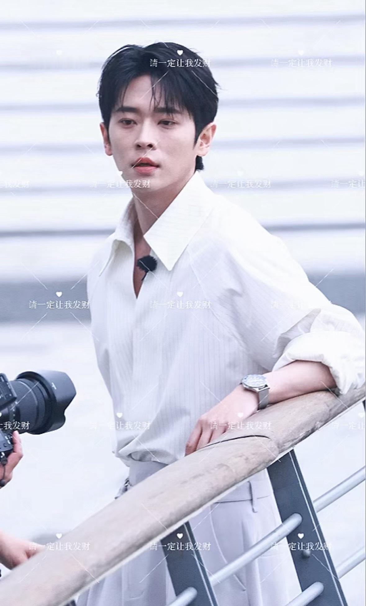 来看下今天丞磊浪琴线下活动，优雅初心未变，时间不过考验。 