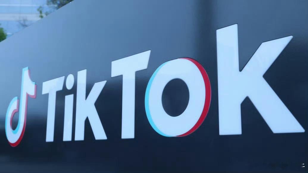 特朗普继续威胁tiktok 两只狼在唱黑红脸，目的就是把TikTok占为己有，强