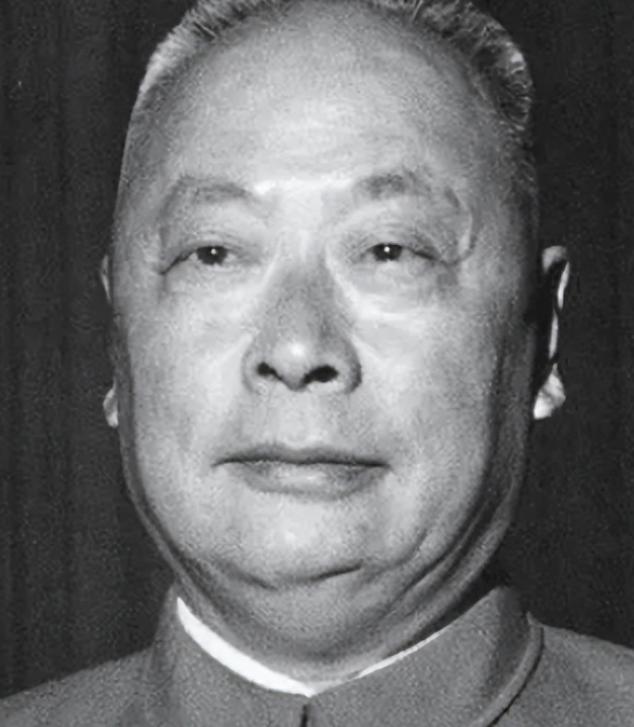 1949年，陈毅到上海一家面馆吃饭，正吃着，一老农走了进来点了一碗阳春面，陈毅见