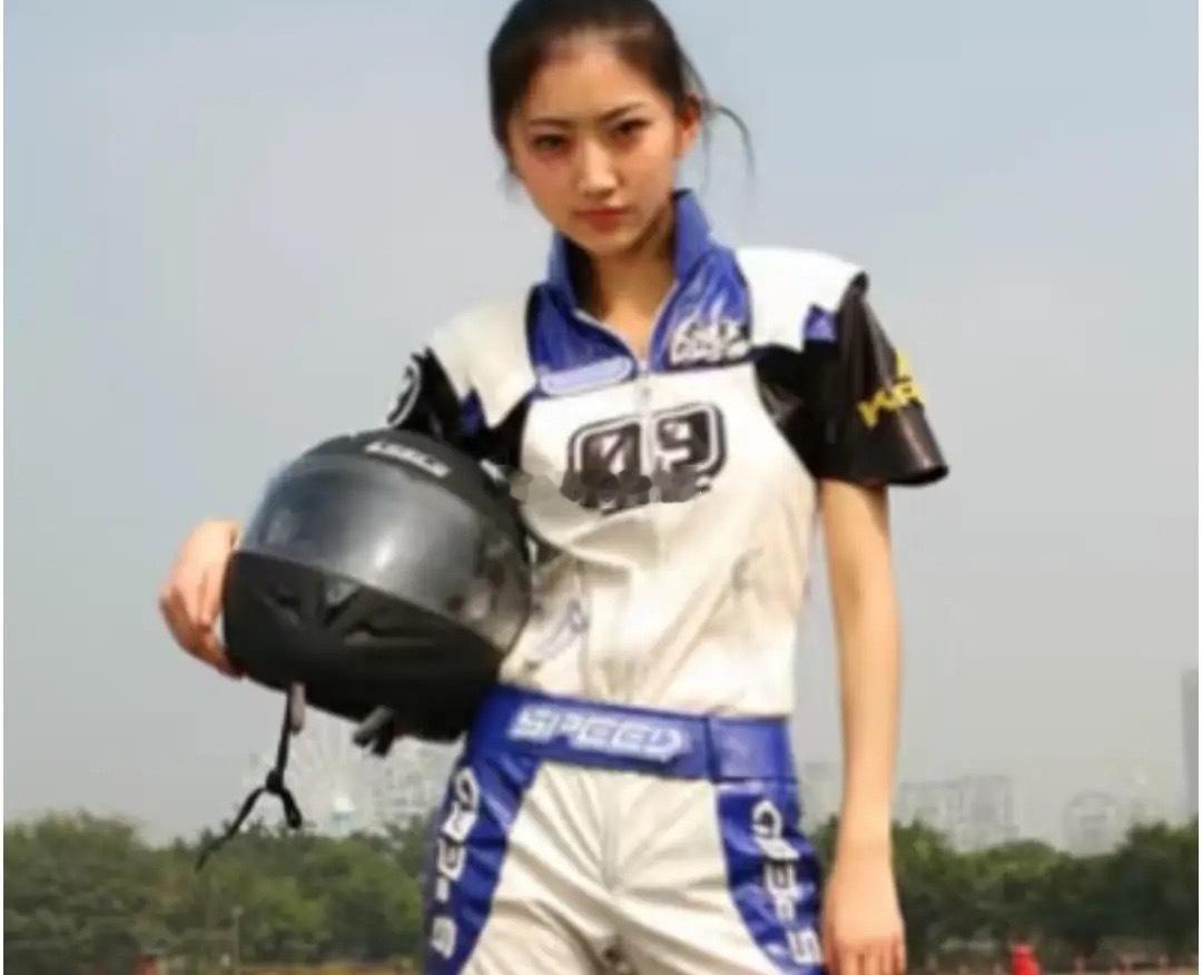 景甜回应景甜，亲自回应了！8月28日08:40分，景甜应该是愁了一晚上没怎么睡，