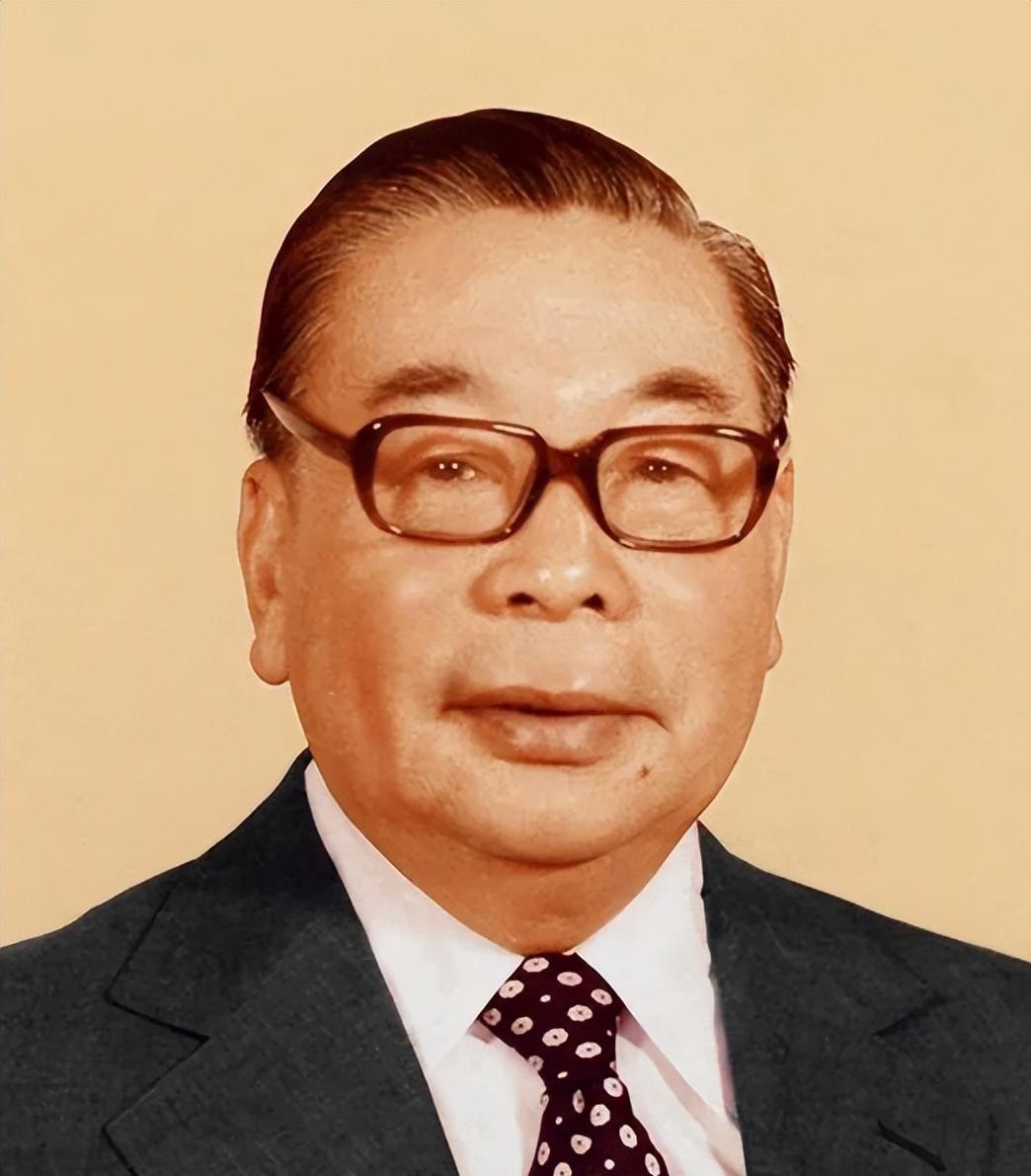 蒋经国与冯玉祥之女曾有一段鲜为人知的婚姻，两人最后为何选择分道扬镳？
1937年