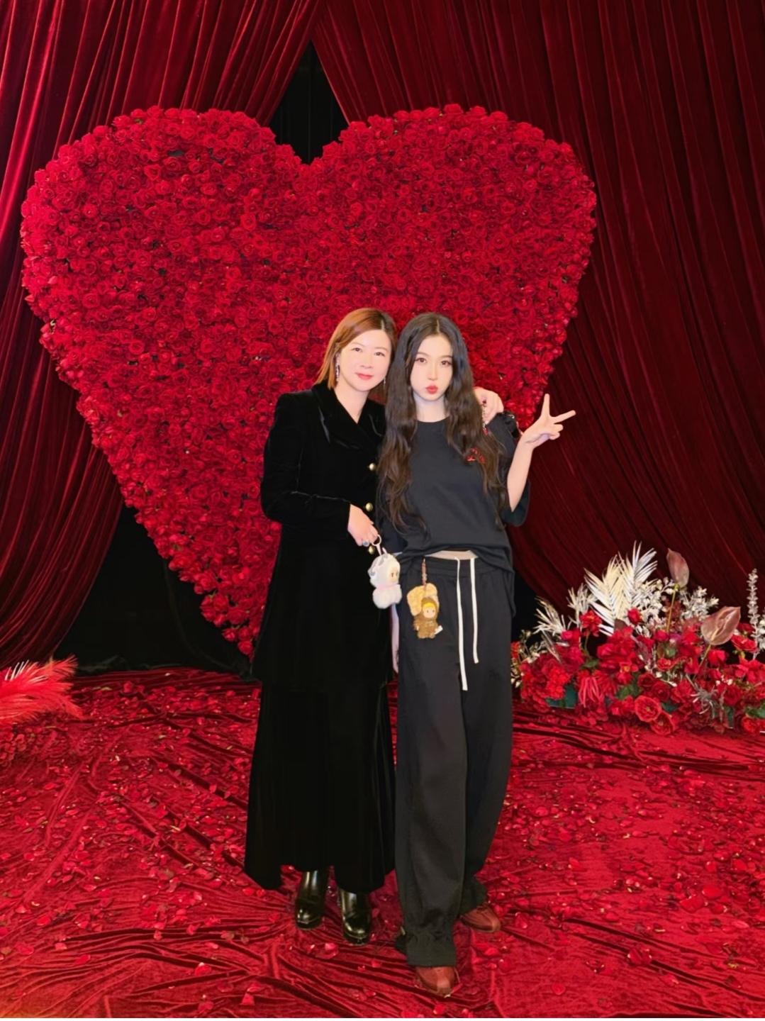 虞书欣，一直以为她不到一米六。