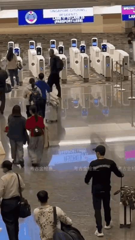 孙颖莎王楚钦抵达新加坡 期待王楚钦期待孙颖莎！双世一在国际赛场上多多打球 