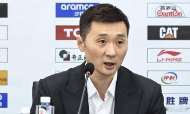 刘炜：赛前跟球员沟通比较明确，但是从一开始失误太多了。浙江男篮vs新疆男篮浙江男